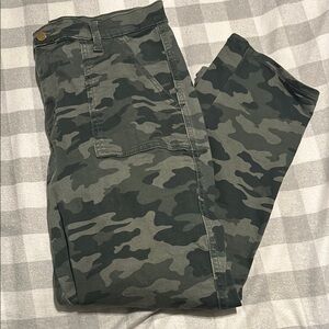 Women’s Camouflage Pants